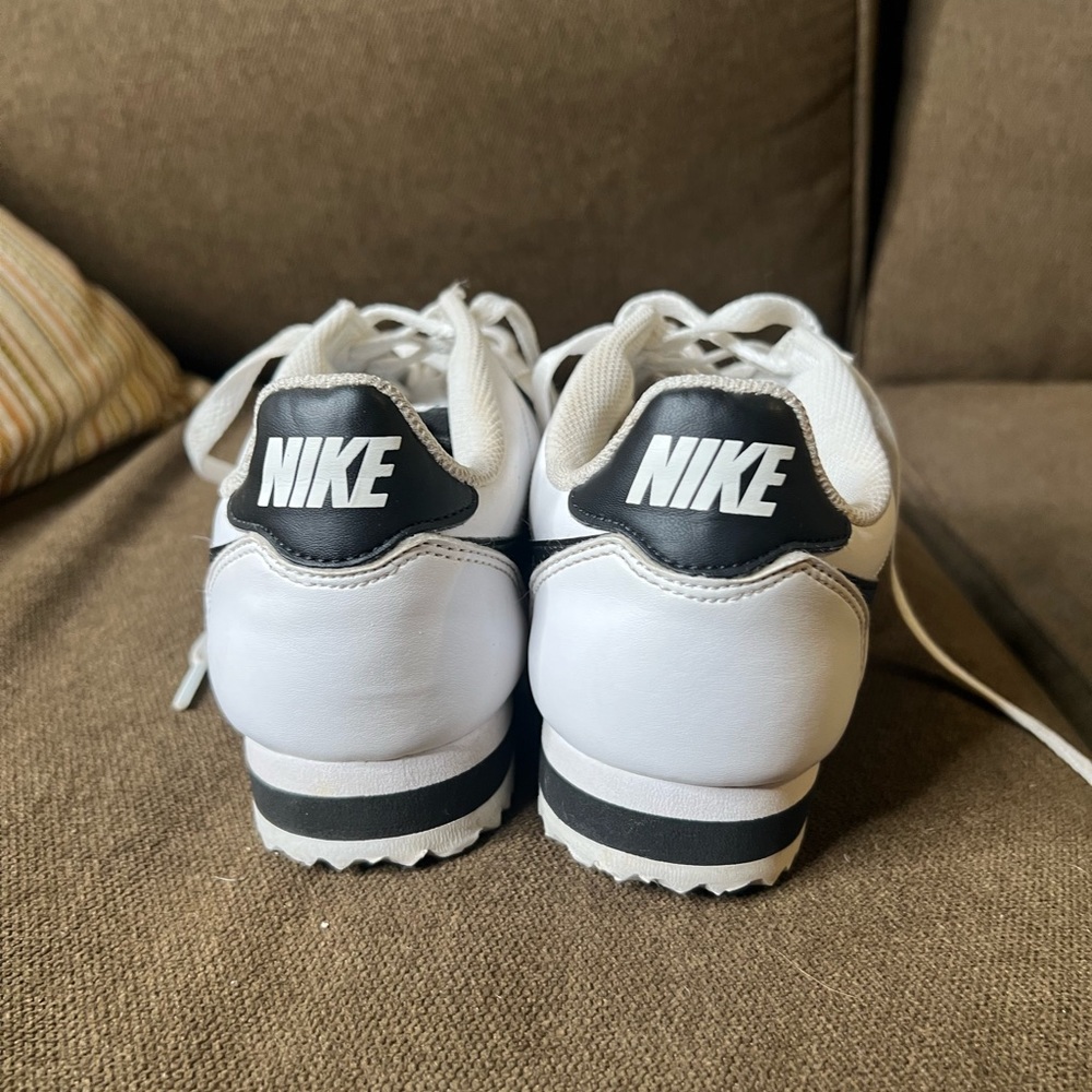 Nike Cortez Leather Women Shoes White Black Basic Classic Athletic Sneakers - Picture 9 of 12